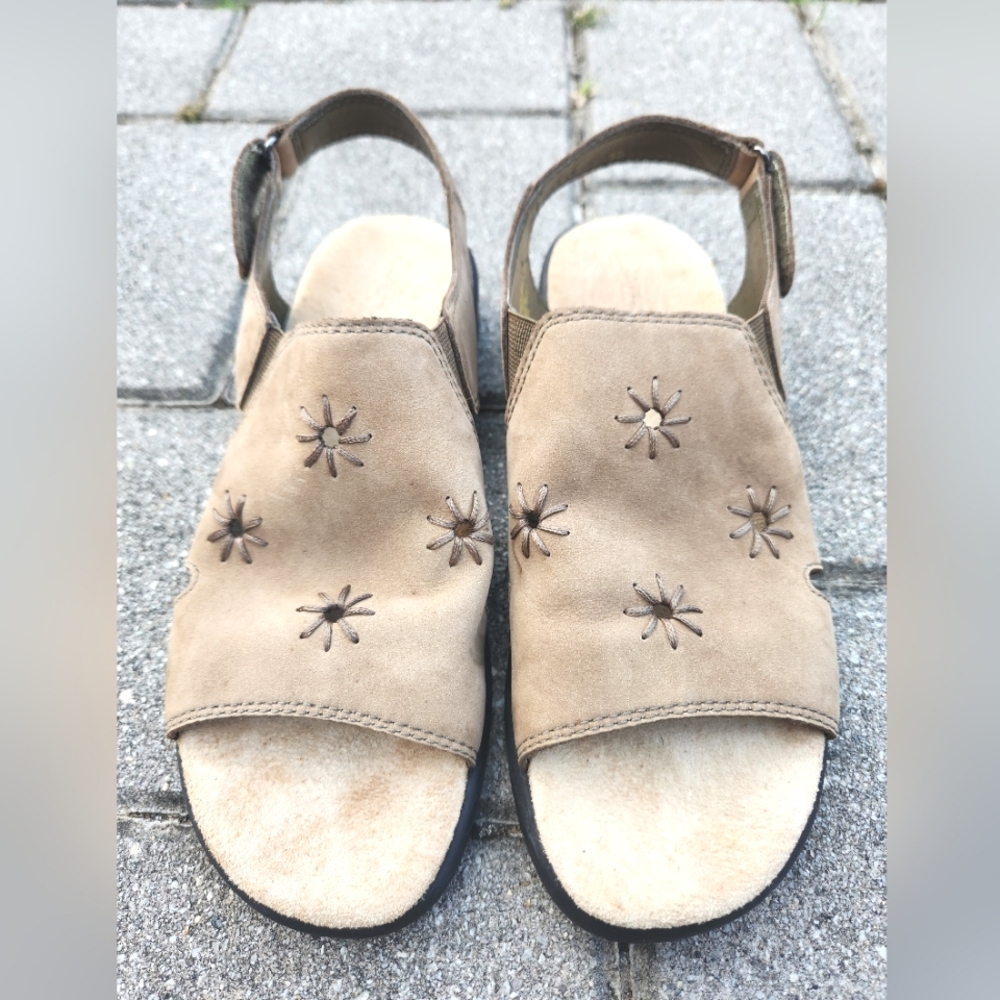 Aerosoles Flower Bed Tan Nubuck Leather Sandals 7